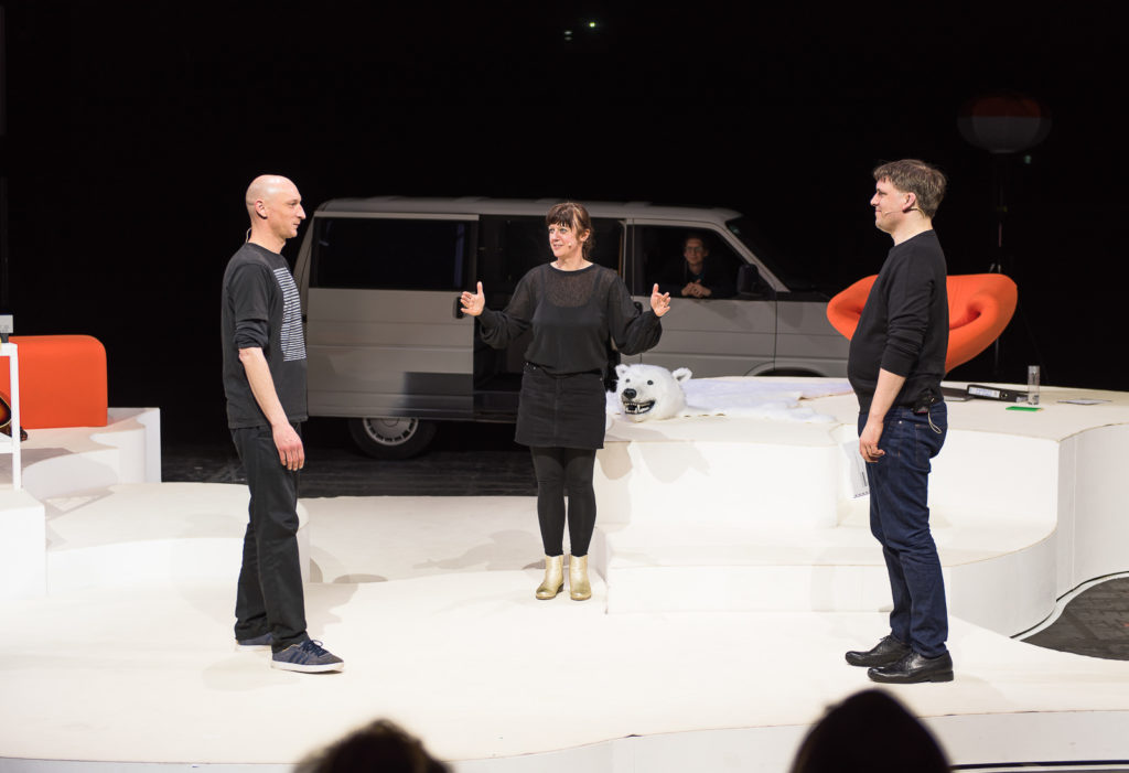 Asphalt Festival 2021 Chinchilla Arschloch Waswas Rimini Protokoll Foto Robert Schittko 5 1024x701