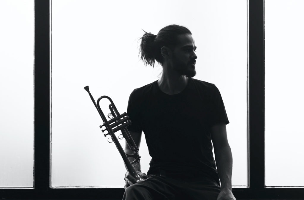 ALL QUIET ON THE WAR FRONT / Pablo Giw 
&copy; Nathan Ishar