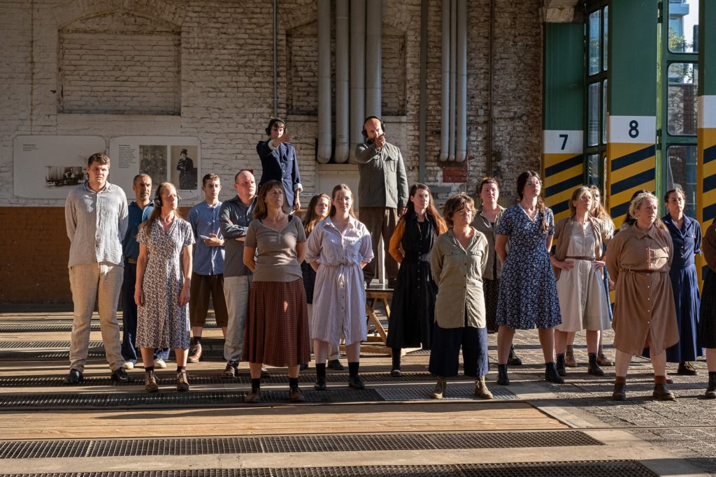 Asphalt Festival 2022 SL Endstation Fern Von Hier Premiere 04 5106 Foto Nana Franck 1024x683