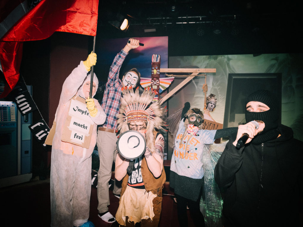 HEIL. Eine energetische Reinigung - Ensemble &copy; Rabenhof Pertramer