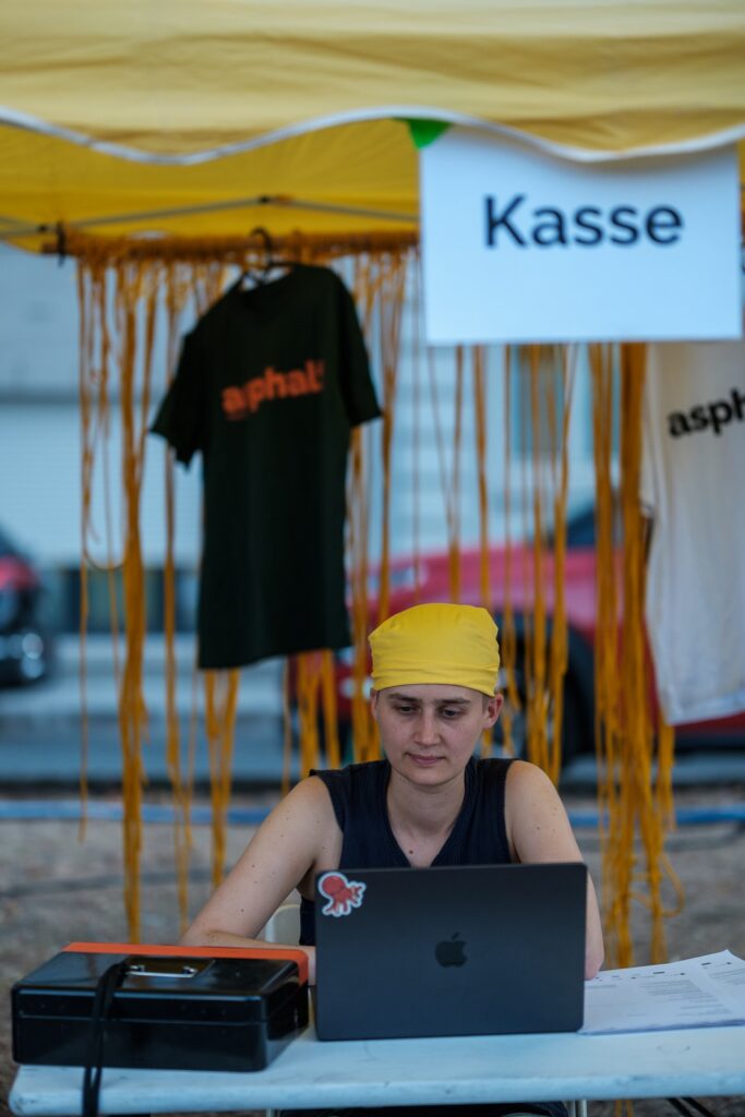 Asphalt Festival 2026 Proj Erik Leutheuser 04 Foto Johannes Boventer