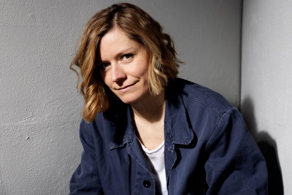 The so-called other side or: You are not alone. - A (democratic) interjection