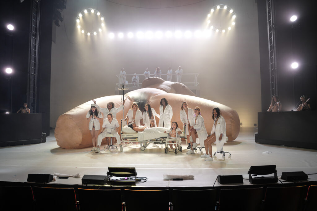 A Year without Summer &ndash; Florentina Holzinger 
&copy; Nicole Marianna Wytyczak